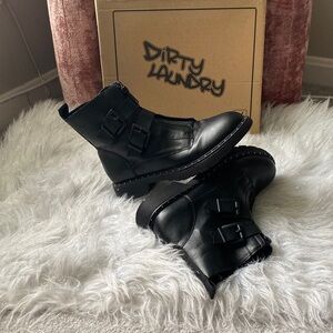 Brand name “Dirty Laundry.” Cool, and sporty style